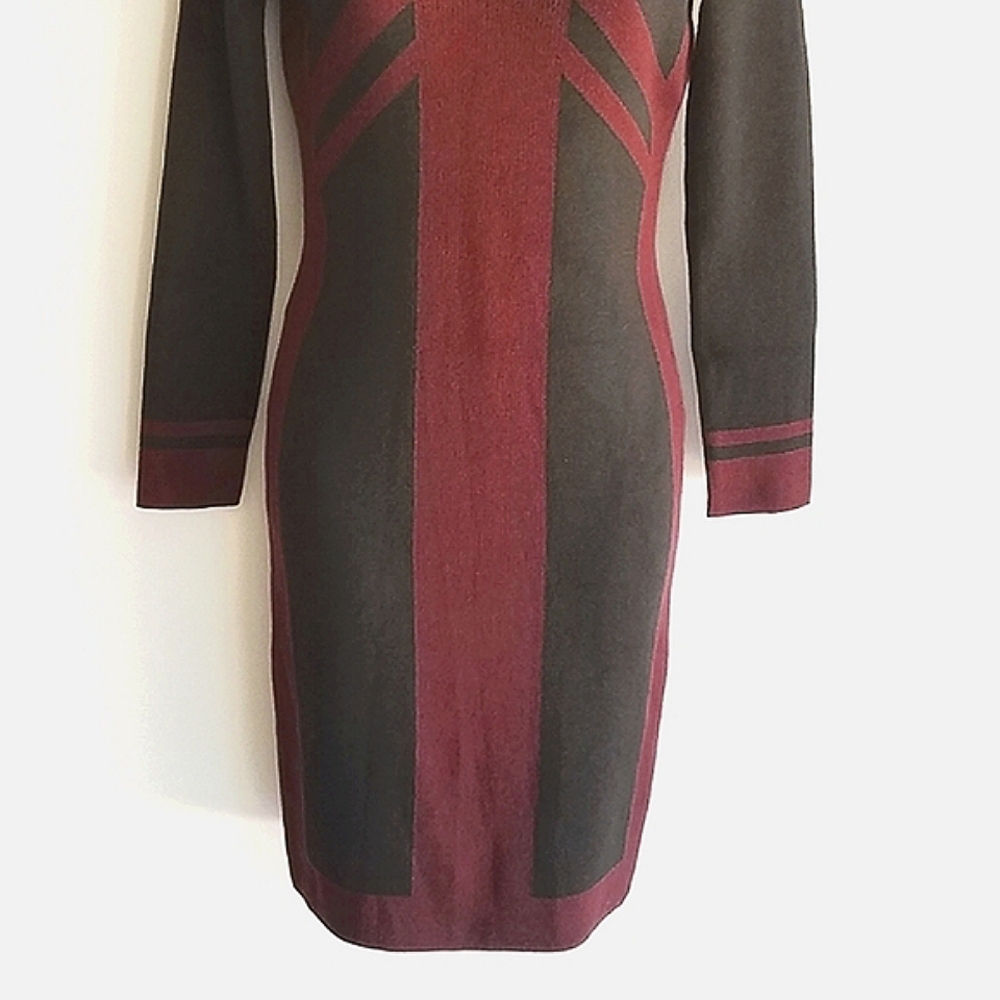 Max Studio Color Block Fitted Sweater Dress ⭐⭐ - Picture 4 of 7